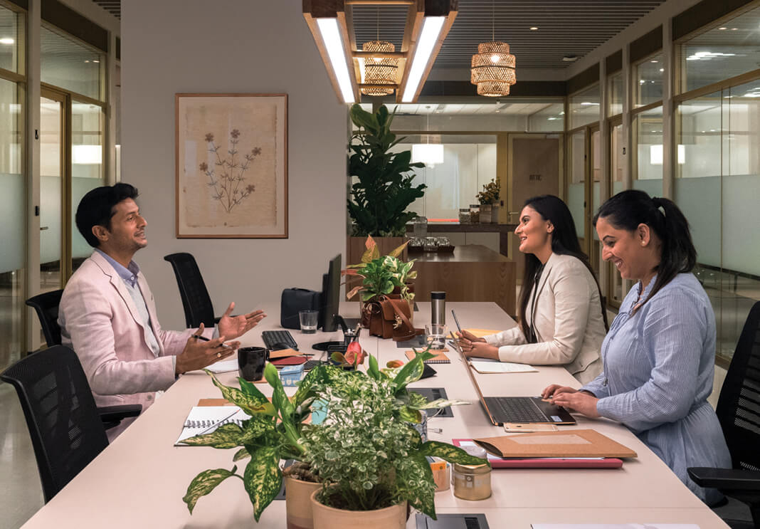 Connectivity at Fixed Desks