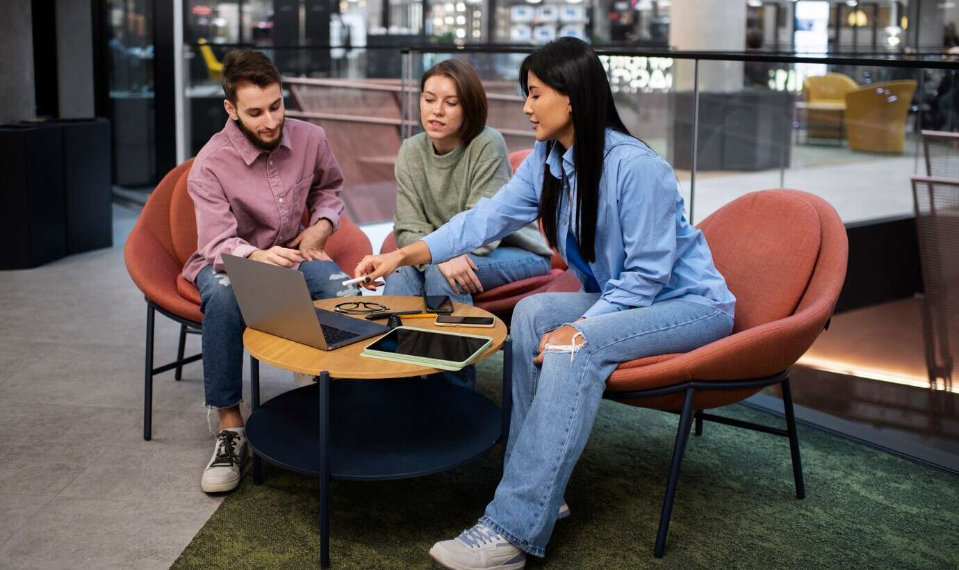 The Ideal Coworking Space for Digital Nomads: How to Balance Work, Travel, and Community