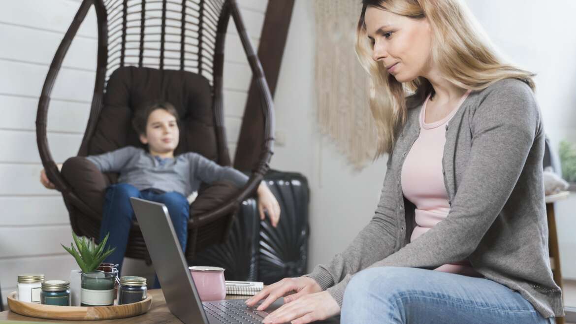 From Mom to Mompreneur: How Dextrus Supports Busy Moms in Growing Their Businesses